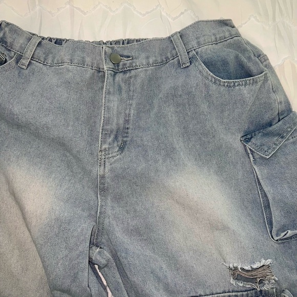 Stylish Light Blue Cargo Jeans for Women - Picture 9 of 12